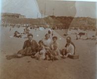 dagje strand ijmuiden met grootouders Kool 1924